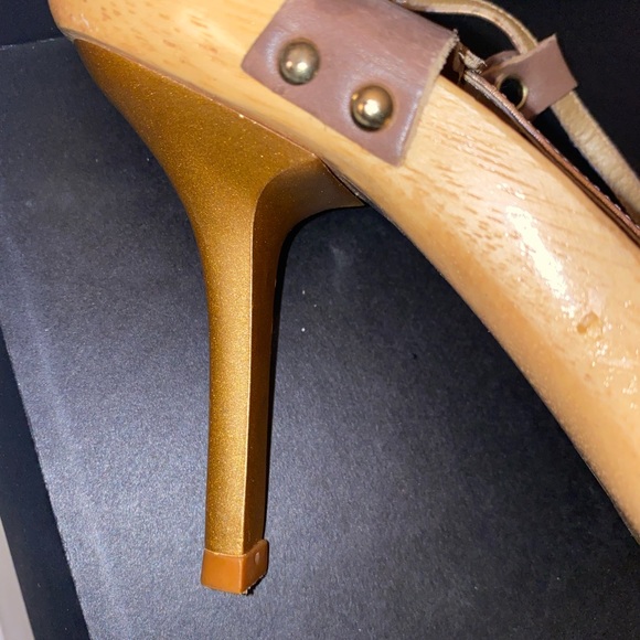 Brown and Gold BCBGIRLS sandals - Picture 4 of 4